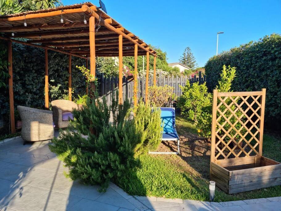 Villa Tea, Residenza Incantevole Con Giardino . Flumini di Quartu Exterior photo
